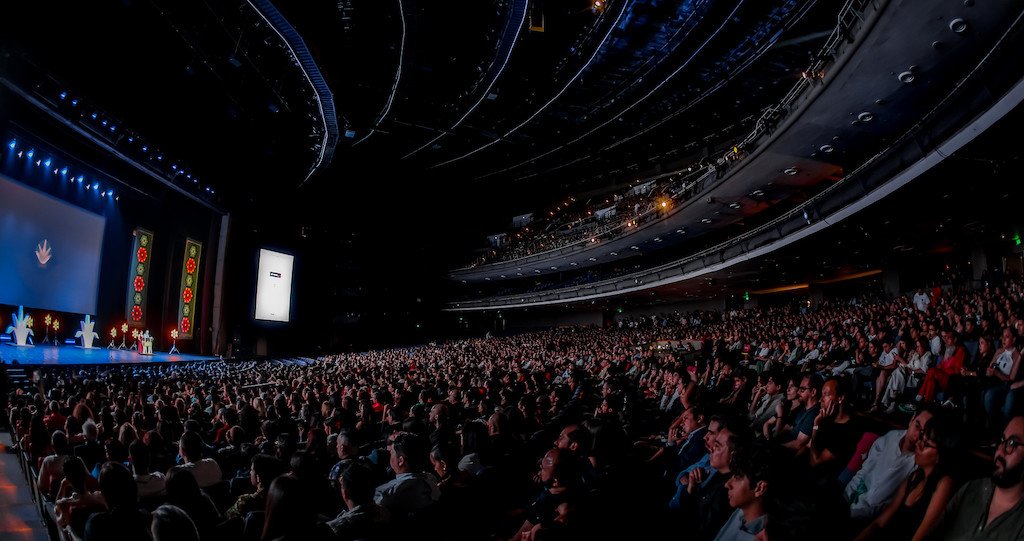 Lee más sobre el artículo ‘Este lugar es como mi cine’: Álex de la Iglesia, en inicio del FICG 39