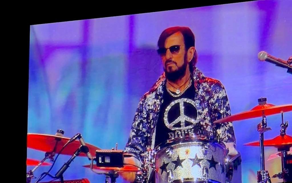 En este momento estás viendo Ringo Starr y su All-Starr Band: Magia y nostalgia en el Auditorio Nacional
