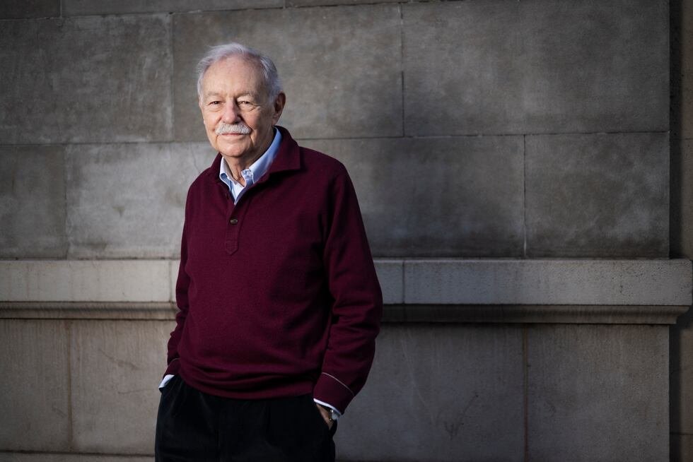 En este momento estás viendo Eduardo Mendoza abrirá el Salón Literario Carlos Fuentes en la FIL